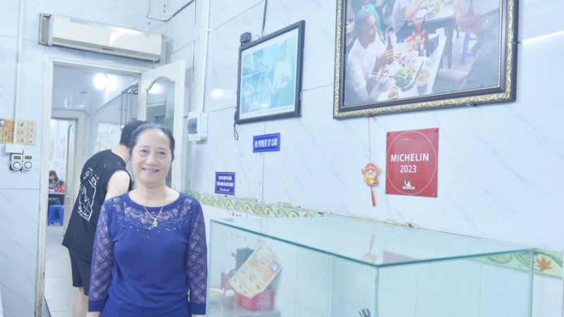 ky-uc-dac-biet-cua-chu-quan-bun-cha-ha-noi-tung-don-cuu-tong-thong-my-obama