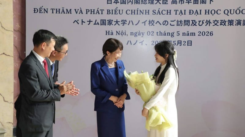 nu-sinh-hai-lan-vinh-du-don-lanh-dao-nhat-ban:-xinh-xan,-gioi-giang,-nhan-hoc-bong-toan-phan