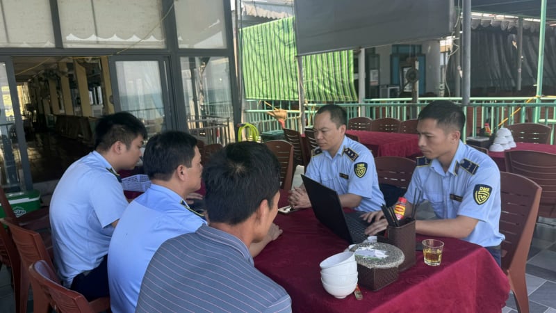 nha-hang-muc-nhay-o-ha-tinh-bi-phat-sau-phan-anh-“tom-su-hoa-tom-the”