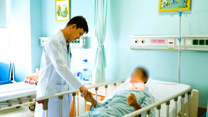 can-benh-hiem-khien-chang-trai-33-tuoi-nga-quy,-liet-toan-than-trong-choc-lat