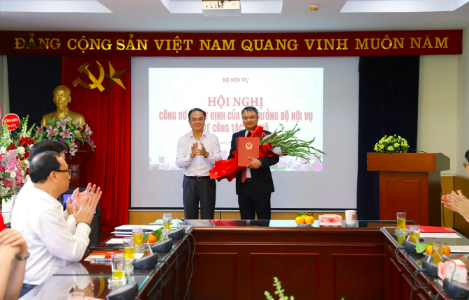 cuc-quan-ly-lao-dong-ngoai-nuoc-co-2-lanh-dao-moi-vua-duoc-bo-nhiem,-dieu-dong
