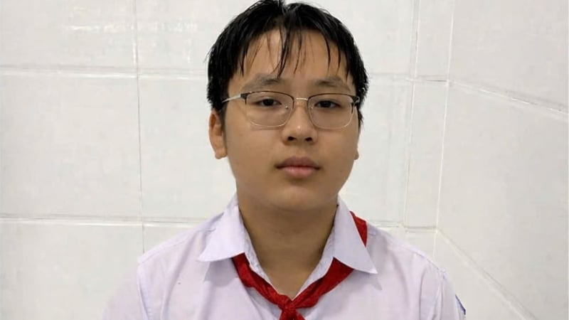 bai-du-thi-ngay-mai-trong-mat-em:-nuoc-mat-me-roi-lam-cho-toi-chot-nhan-ra-minh-da-sai