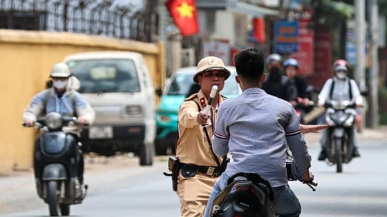 nang-nong,-nhieu-nguoi-uong-mot-lon-bia-“giai-nhiet”-bi-xu-ly-nong-do-con,-so-khac-“thong-chot”
