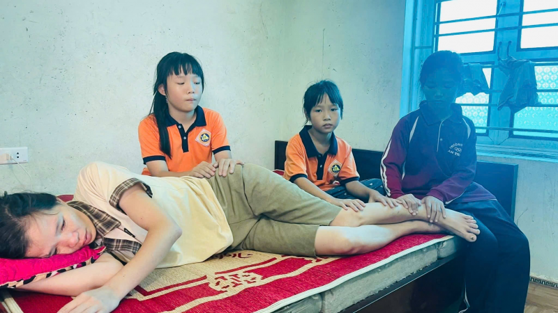 bai-du-thi-ngay-mai-trong-mat-em:-“em-khong-chon-hoan-canh…-nhung-em-chon-khong-bo-cuoc!”