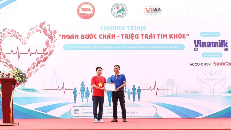 vinamilk-sure-dong-hanh-cung-chuong-trinh-ngan-buoc-chan-–-trieu-trai-tim-khoe”