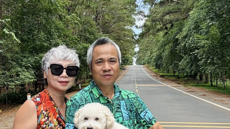vo-chong-u60-ha-noi-mang-20-bo-vay-ao,-cho-theo-chu-cho-cung-tu-lai-xe-xuyen-viet-3.100km