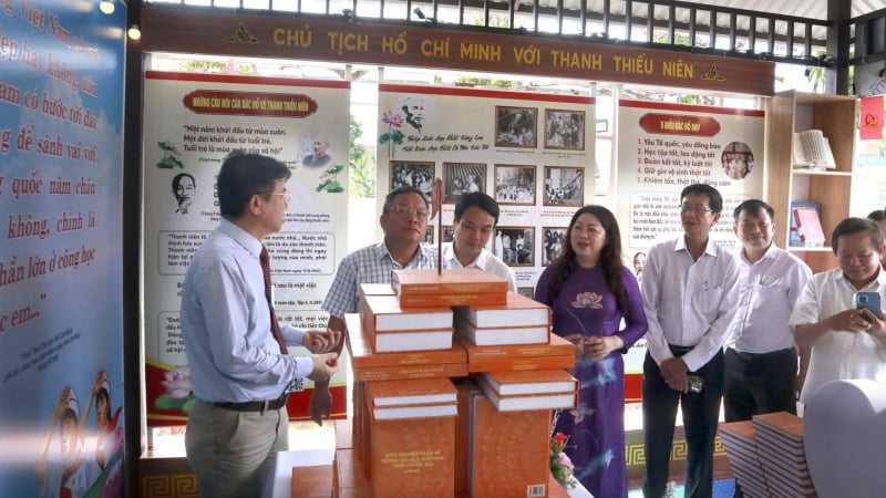 da-nang:-ra-mat-“khong-gian-van-hoa-ho-chi-minh”-dau-tien-trong-truong-hoc-tai-tam-ky