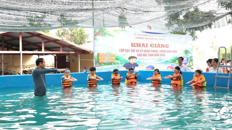 xa-dau-tien-o-ninh-binh-pho-cap-boi-va-ky-nang-sinh-ton-cho-tre-dip-he