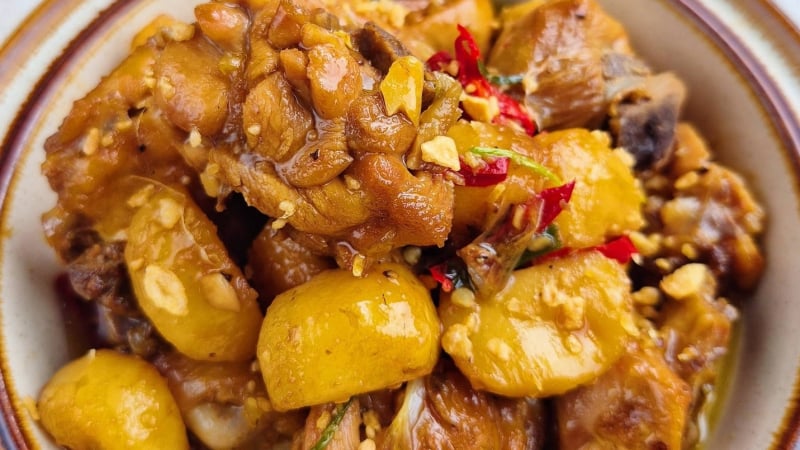 loai-cu-xau-xi,-nhieu-nuoc,-it-calo,-giau-chat-xo,-gion-ngot-tu-nhien-dem-kho-voi-thit-ga-ngon-tuyet