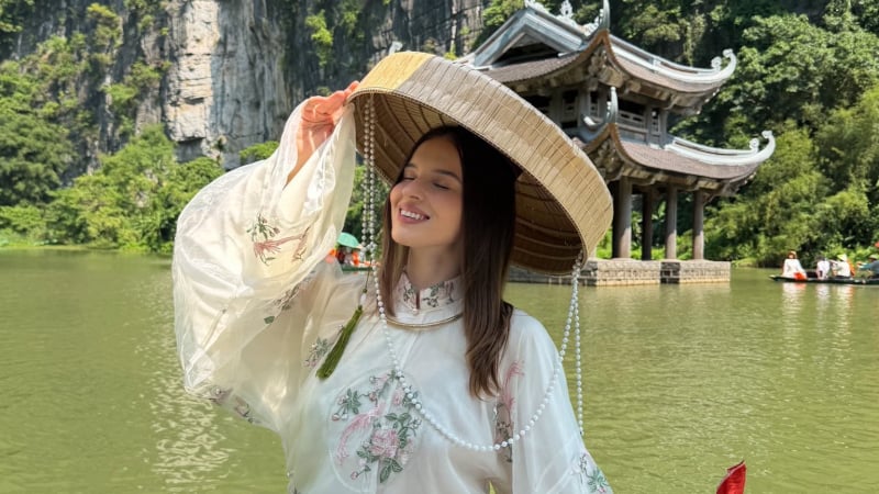 du-lich-ninh-binh-trong-mat-co-gai-belarus-co-gi-dac-biet?