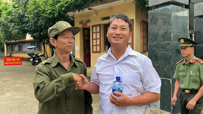 bi-thu-chi-bo-nguoi-mong-36-tuoi-o-lao-cai-chia-se-gi-khi-di-thi-tot-nghiep-thpt?