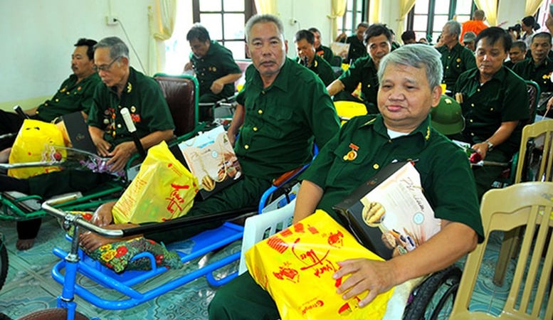 muc-qua-tang-cho-nguoi-co-cong-cao-nhat-la-bao-nhieu?