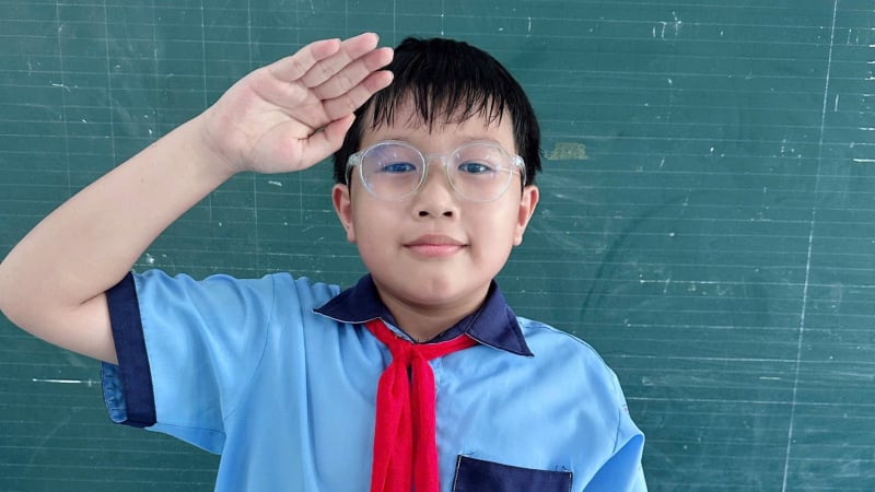 bai-du-thi-ngay-mai-trong-mat-em:-mong-me-khong-con-mot-minh,-mong-ba-moi-cho-con-di-hoc