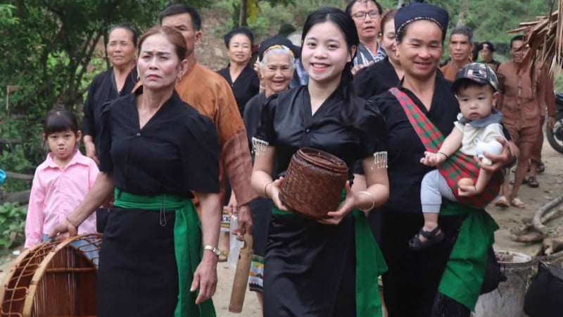 co-giao-ban-lang-tro-thanh-nu-dai-bieu-tre-nhat-dai-hoi-dai-bieu-phu-nu-toan-quoc-lan-thu-xiv