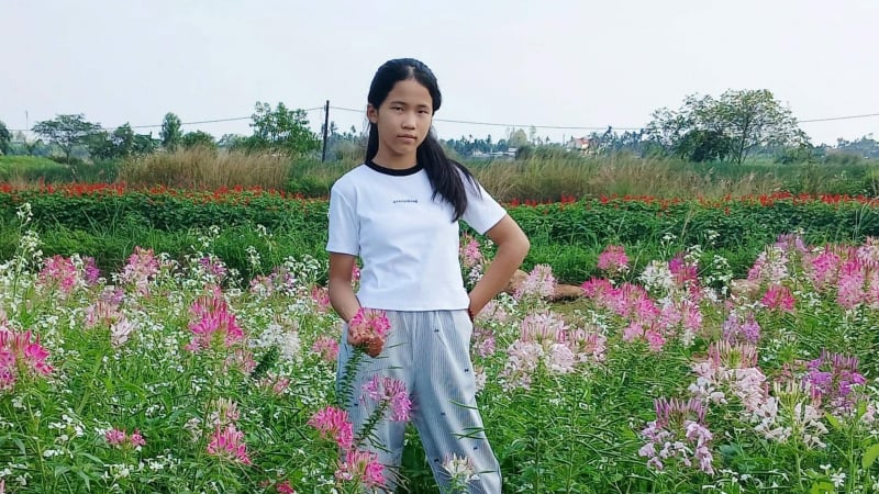 bai-du-thi-ngay-mai-trong-mat-em:-me-em-la-ky-su-nong-nghiep,-luc-nao-cung-lam-lem-bun-dat