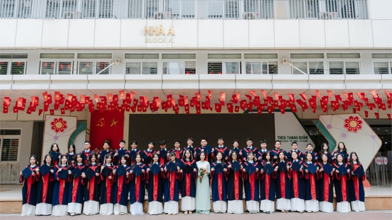 mot-lop-hoc-voi-ky-tich-60-luot-do-chuyen,-diem-vao-lop-10-cao-chot-vot:-be-phong-tu-nhung-thay-co