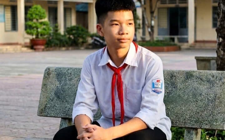 bai-du-thi-ngay-mai-trong-mat-em:-em-mo-minh-duoc-ngoi-trong-buong-lai