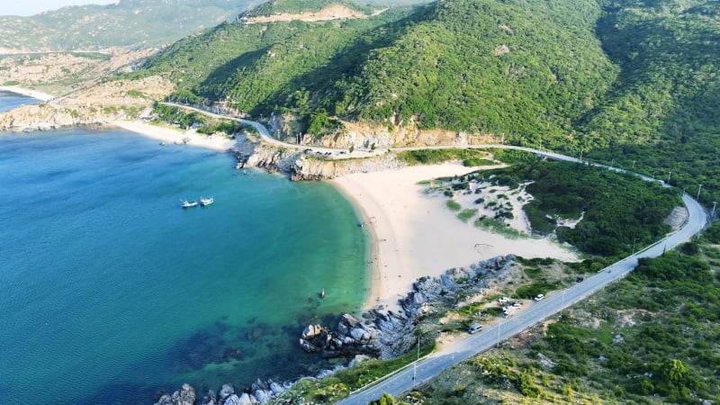 trai-nghiem-ninh-thuan:-bai-chuoi-vinh-hy-–-“vien-ngoc-xanh”-dep-nhu-mot-buc-tranh