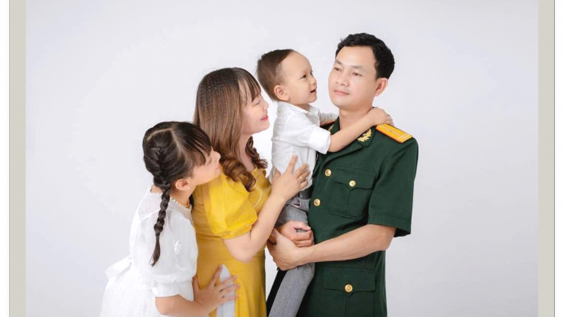 bai-du-thi-ngay-mai-trong-mat-em:-mau-ao-cua-yeu-thuong,-hy-sinh-va-cong-hien