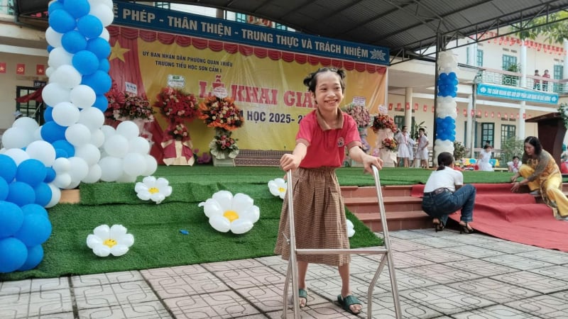 bai-du-thi-ngay-mai-trong-mat-em:-chi-mong-buoc-vung-hon,-viet-dep-hon-mot-chut