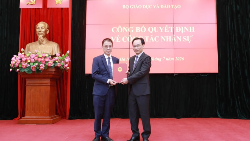 bo-gddt-kien-toan-lanh-dao-dai-hoc-hue,-bo-nhiem-3-pho-giam-doc