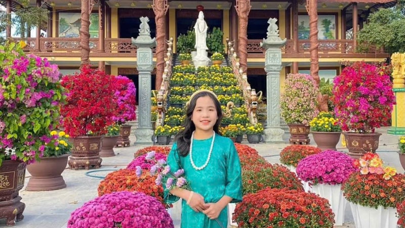 bai-du-thi-ngay-mai-trong-mat-em:-ngay-mai-co-nang,-co-truong,-co-yeu-thuong…