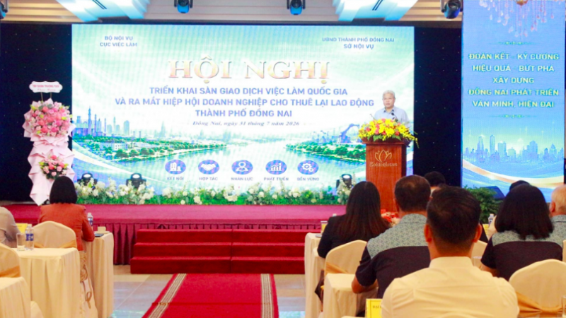 san-giao-dich-viec-lam-quoc-gia:-thu-hut-gan-hon-14.000-lao-dong-tim-viec