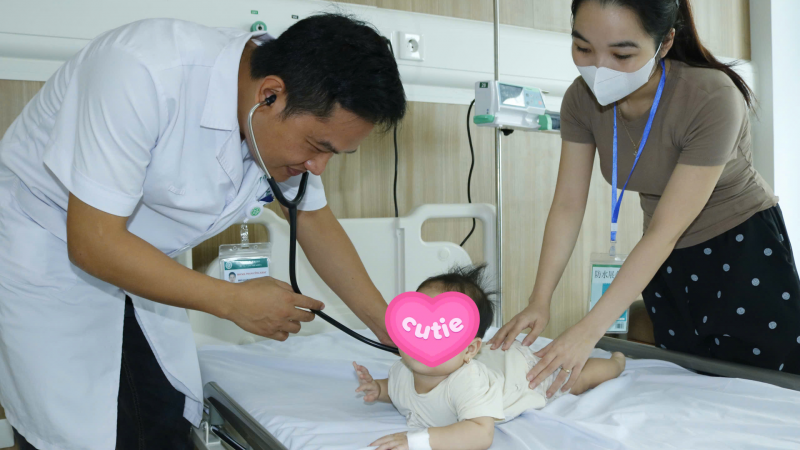 tre-co-giat-khi-sot-dung-chu-quan,-do-co-the-la-canh-bao-benh-hiem