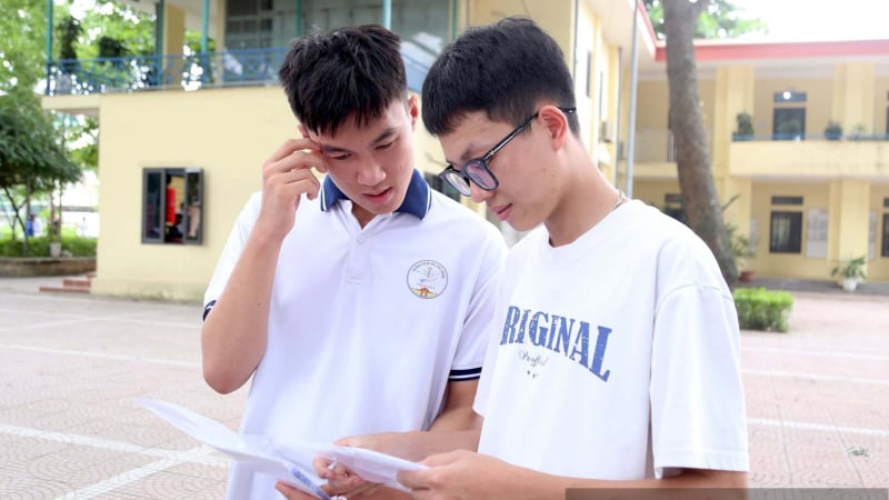 bo-gddt-du-kien-phong-thi-se-lap-camera,-thi-sinh-duoc-kiem-tra-bang-thiet-bi-do-kim-loai