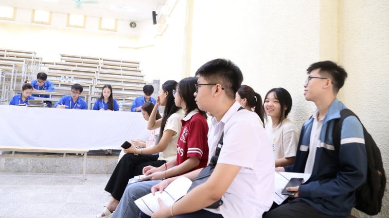 lo-dien-nhung-tan-sinh-vien-co-diem-cao-nhat,-hao-huc-ngay-dau-nhap-hoc-truong-dai-hoc-su-pham-ha-noi