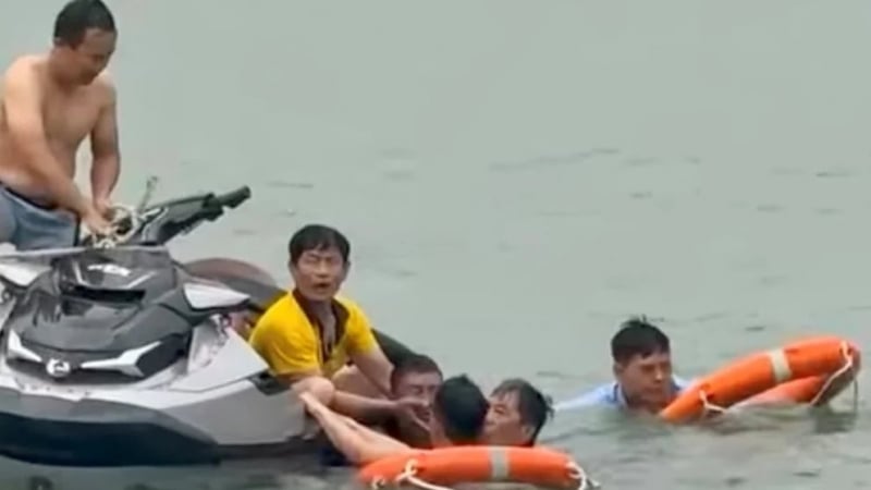 sau-su-co-flyboard,-ninh-binh-siet-an-toan-tai-cac-diem-du-lich-mao-hiem
