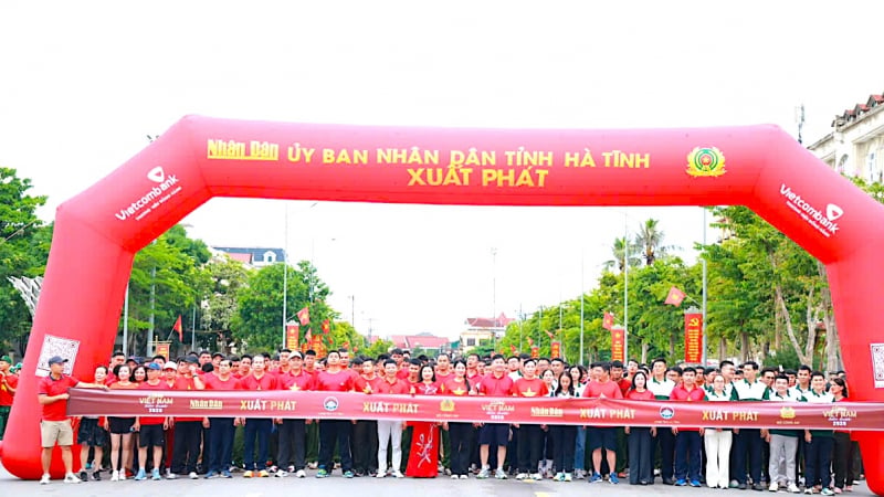 ha-tinh:-3.000-nguoi-huong-ung-chien-dich-cung-viet-nam-tien-buoc-2026