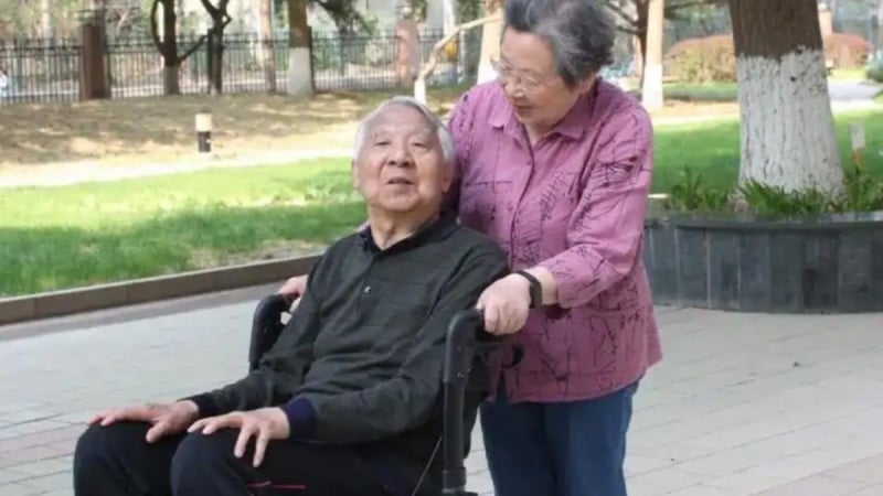 cu-ba-90-tuoi-khien-hang-trieu-nguoi-xuc-dong-vi-mot-loi-hua-voi-chong-mac-alzheimer