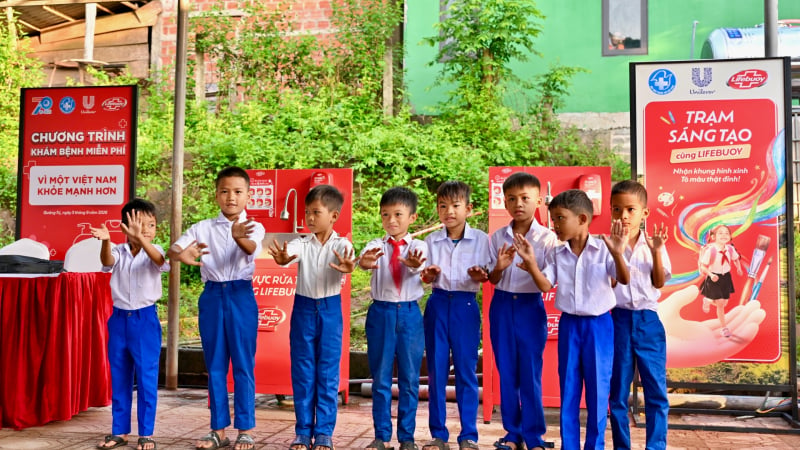 lifebuoy-tiep-suc-tre-em-tai-lai-chau,-lao-cai-va-quang-tri-buoc-vao-nam-hoc-moi